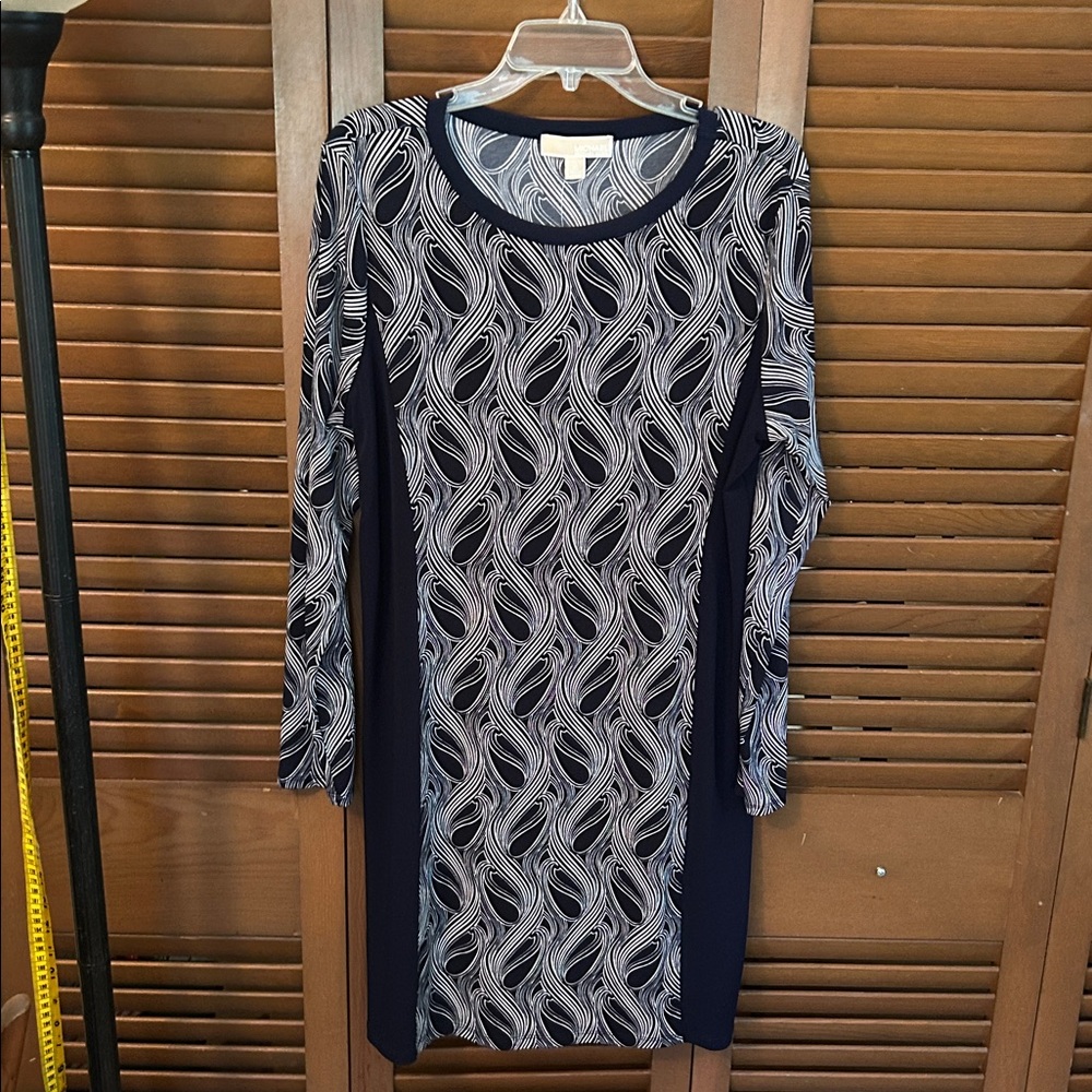 | Michael Kors Black and White Long Sleeve Midi Dress XL